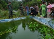Dorong Pertumbuhan Ekonomi, Pj Bupati Mamasa Kunjungi Pembudidaya Ikan di Desa Mesakada