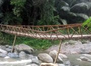 Jembatan Penghubung Antar Desa di Tabang Mamasa Memprihatinkan, Ancam Keselamatan Warga