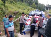 Pj. Bupati Mamasa Salurkan Bantuan untuk Warga Terdampak Longsor, Polsek Pana Turut Mengawal