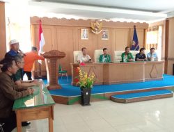 Audiens di Kantor Bupati Soal Tunjangan Sertifikasi, FG Caci Pimpinan DPRD