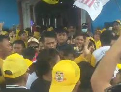 Nyaris Ricuh, Debat Calon Bupati Mamasa Diwarnai Aksi Saling Dorong Massa Pendukung Paslon Nomor Urut 1 dan 3
