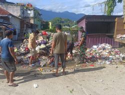 Sampah di Kota Mamasa Menumpuk Gegara Petugas Kebersihan Mogok Kerja, Dinas PU Turun Tangan