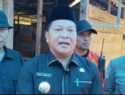 Bupati Mamasa Melayat ke Rumah Duka Korban Hanyut di Talopa