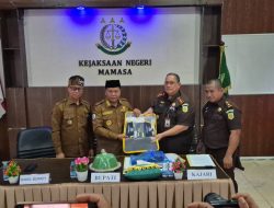 Upaya Pemulihan Keuangan Daerah, Kejari Serahkan Uang Rp2,3 Miliar ke Pemda Mamasa