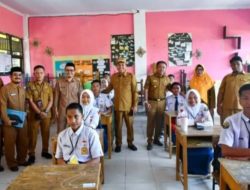 Bupati Luwu Utara Tinjau Ujian ASA 2025 di SMPN 1 Masamba, Siswa Diberi Motivasi