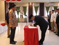 Bupati Luwu Utara Lantik Direktur Baru Tirta Bukae, Pelayanan Air Bersih Jadi Sorotan
