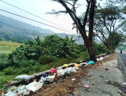 Sampah Menumpuk di Sabbang Selatan Dekat Gerbang Luwu Utara, DLH Akui Terkendala Armada